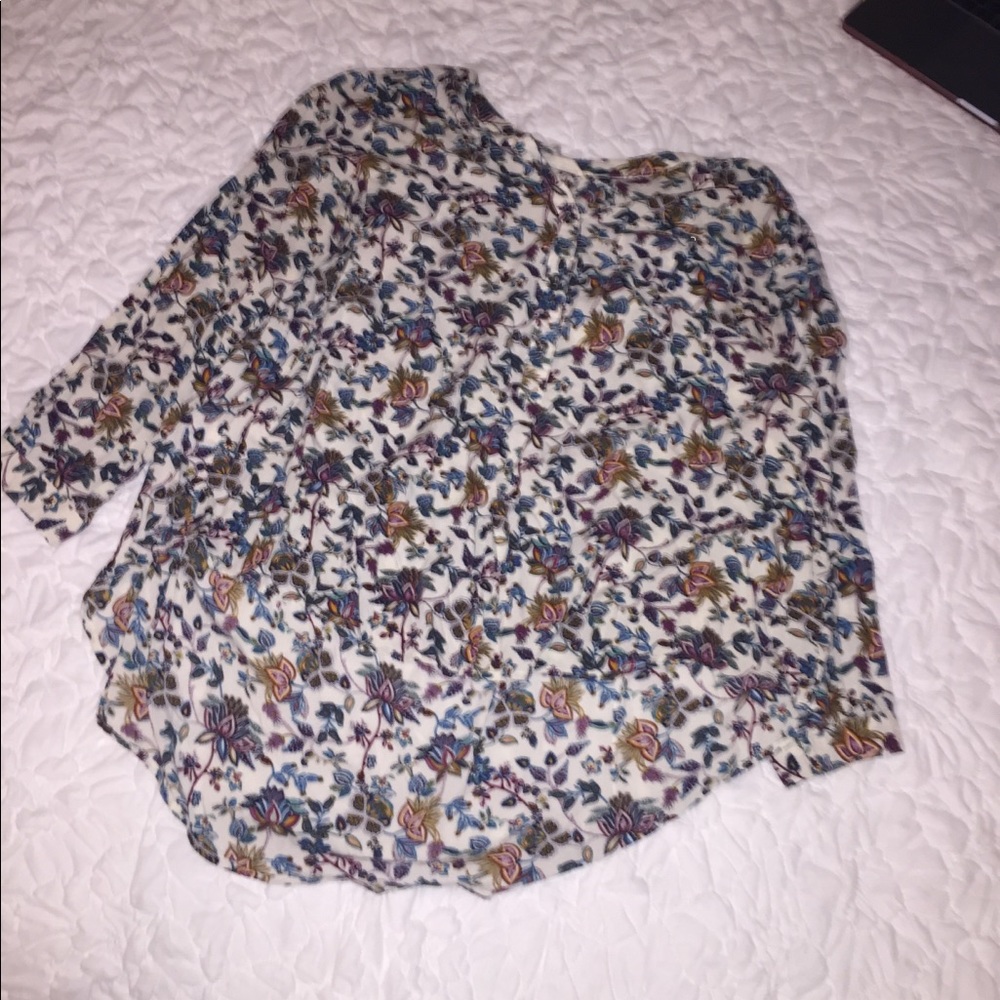 Cute boutique floral top